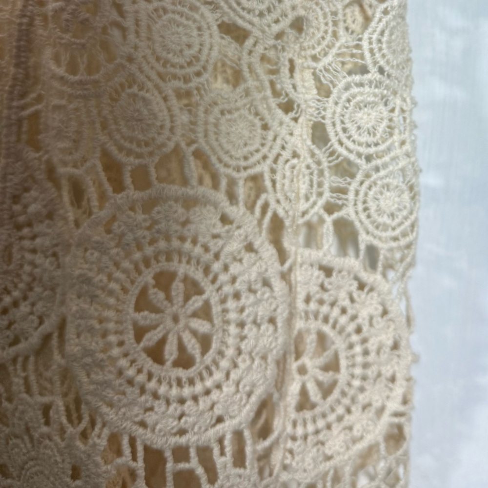Chico's Beige Lace Crochet Vest ( Chico’s Chart Size 3 ) - Picture 6 of 9
